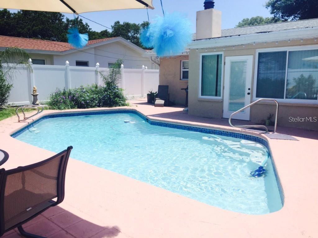 1878 Paradise Ln., Clearwater, FL 33756