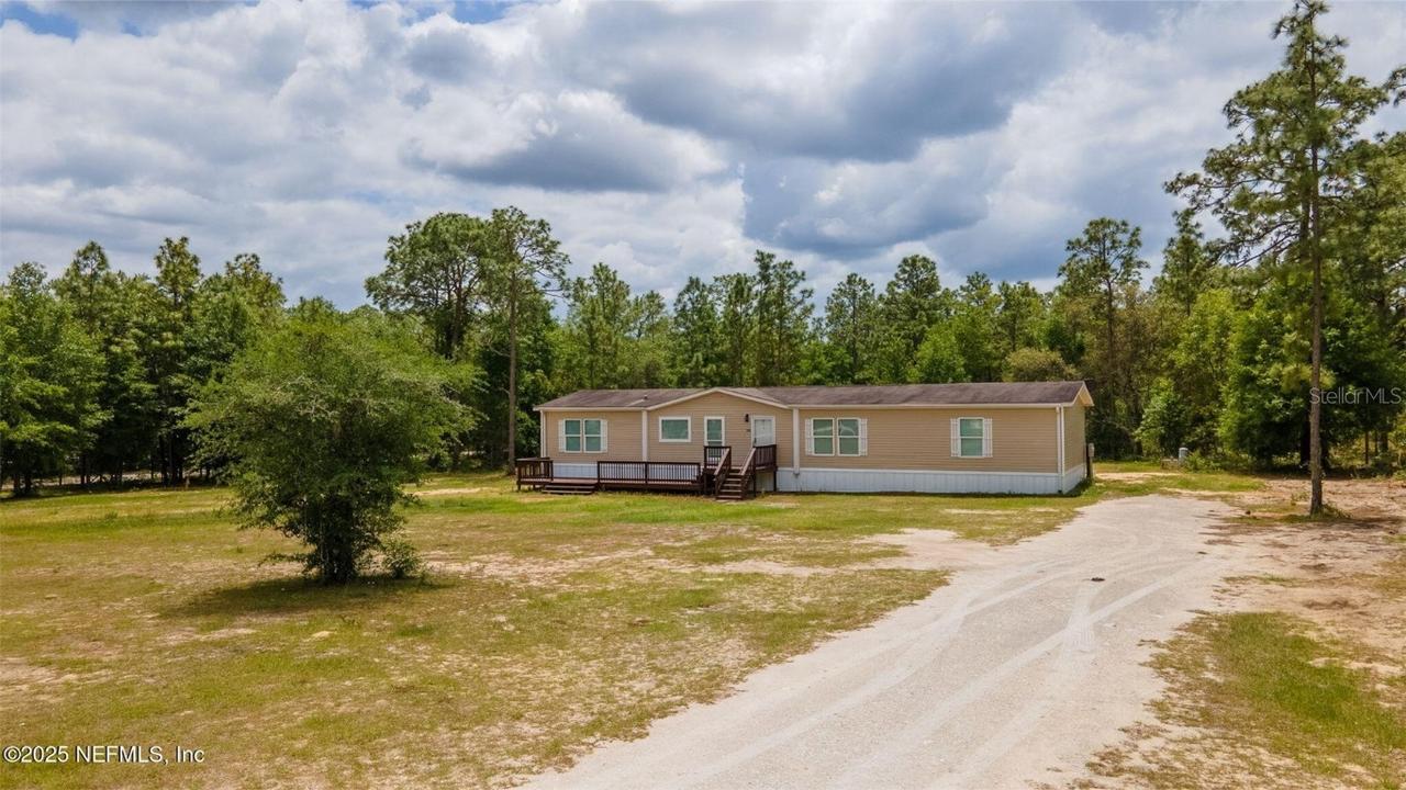 105 Torres Rd., Hawthorne, FL 32640
