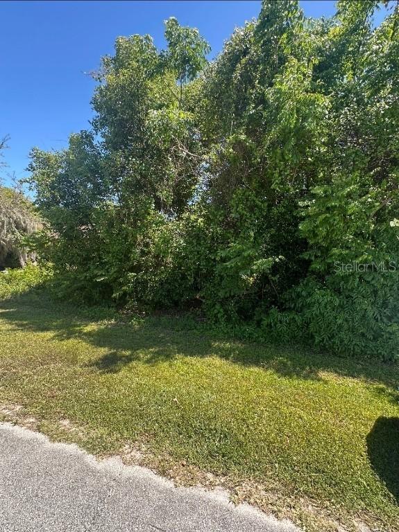 850 Glasgow Ave., Deltona, FL 32738