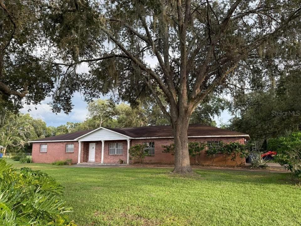1515 Green Meadow Dr., Lutz, FL 33549