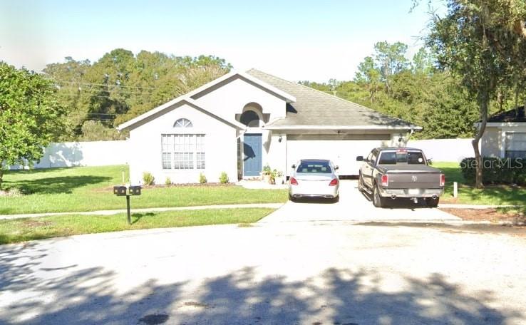 16802 Hawkglen Pl., Lithia, FL 33547