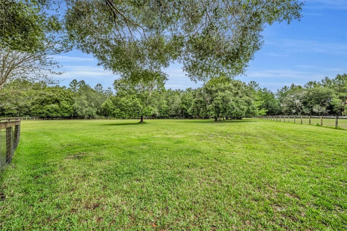 1715 Onondaga Dr., Geneva, FL 32732