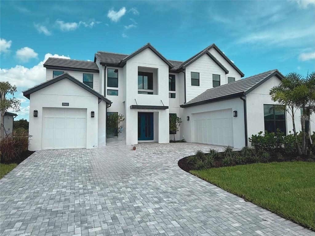 2440 Waterfront Cir., Sarasota, FL 34240