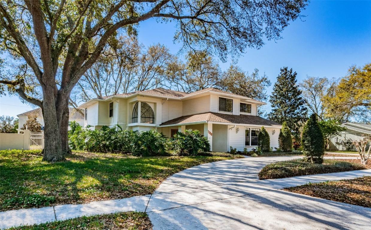 1208 Magdalene Hill Dr., Tampa, FL 33613