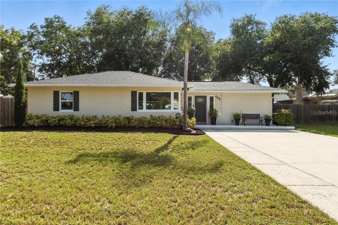 405 S Palm Ave., Howey In The Hills, FL 34737