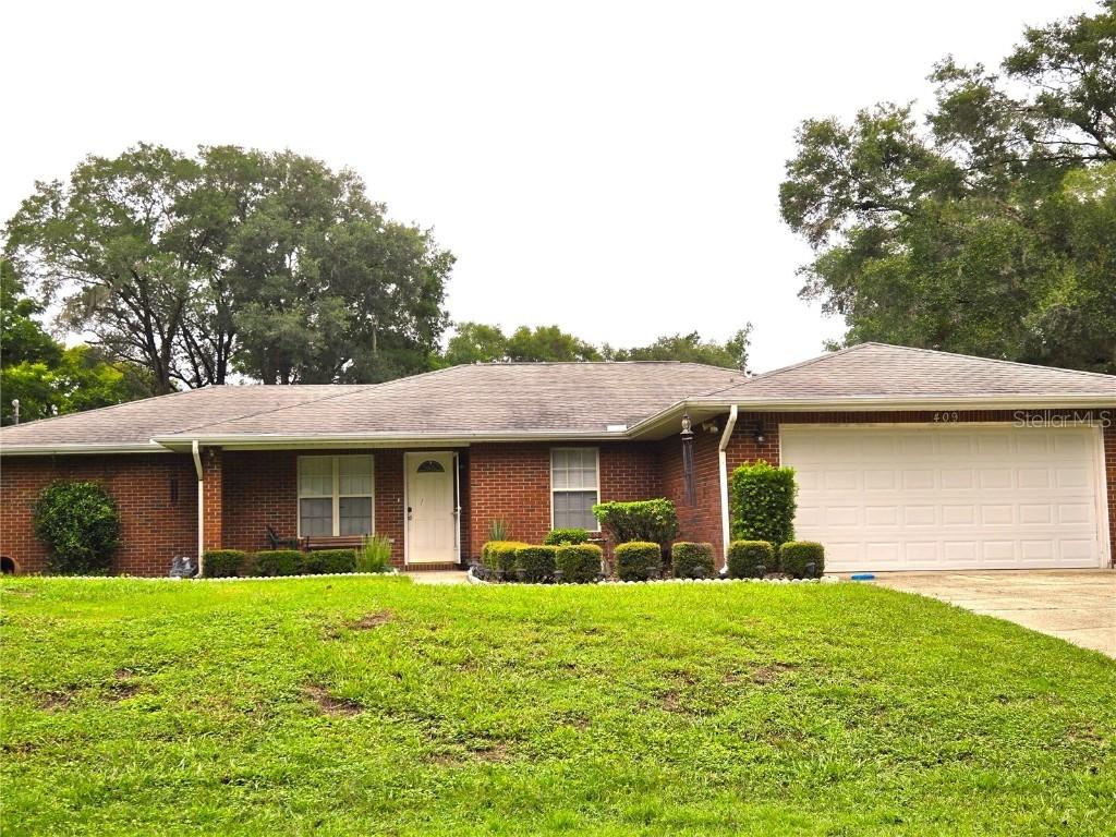 409 Rylane St., De Leon Springs, FL 32130