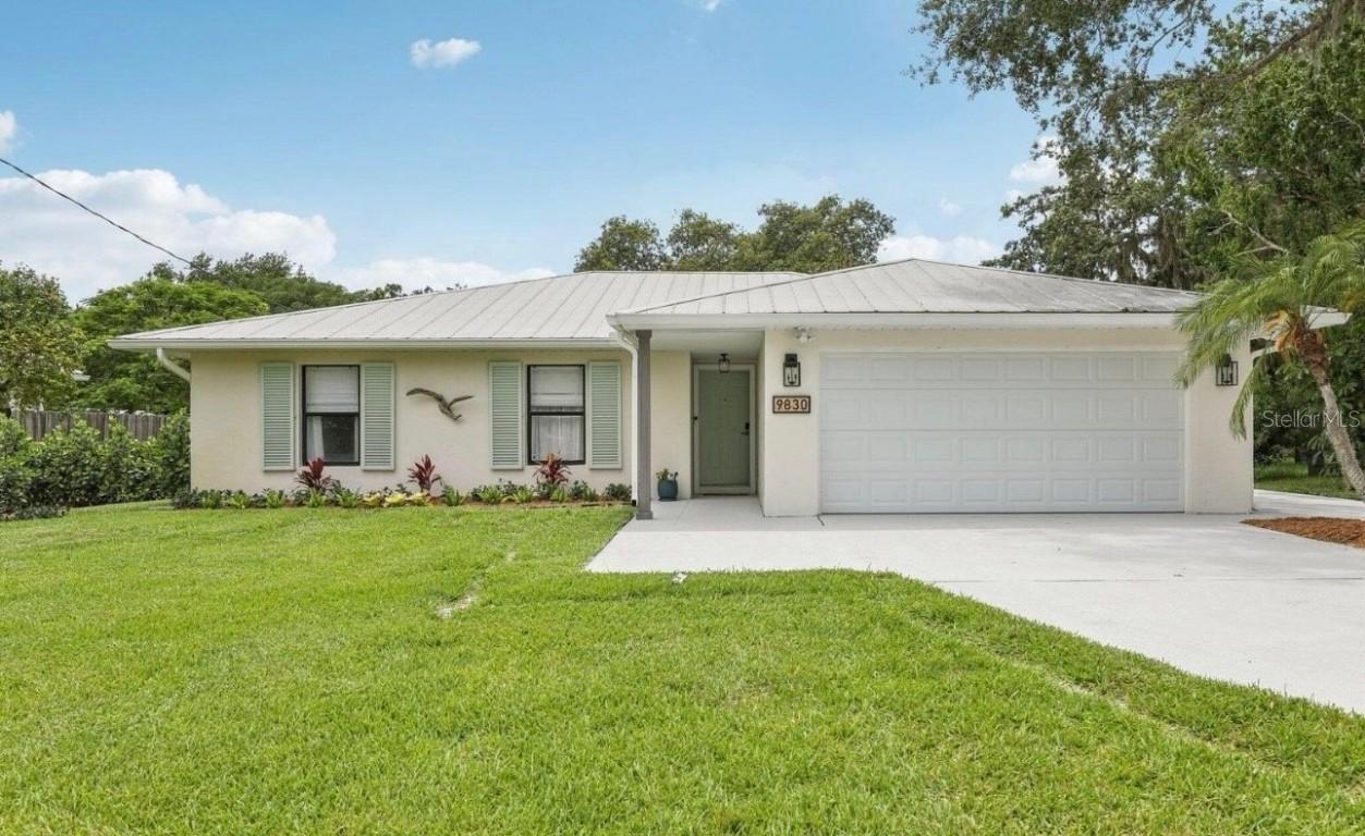 9830 Oak Tr., Micco, FL 32976