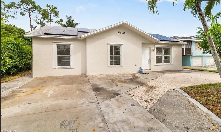 5309 Warren St., Naples, FL 34113