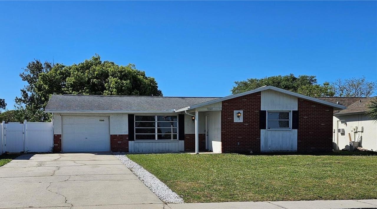 9240 Glen Moor Ln., Port Richey, FL 34668