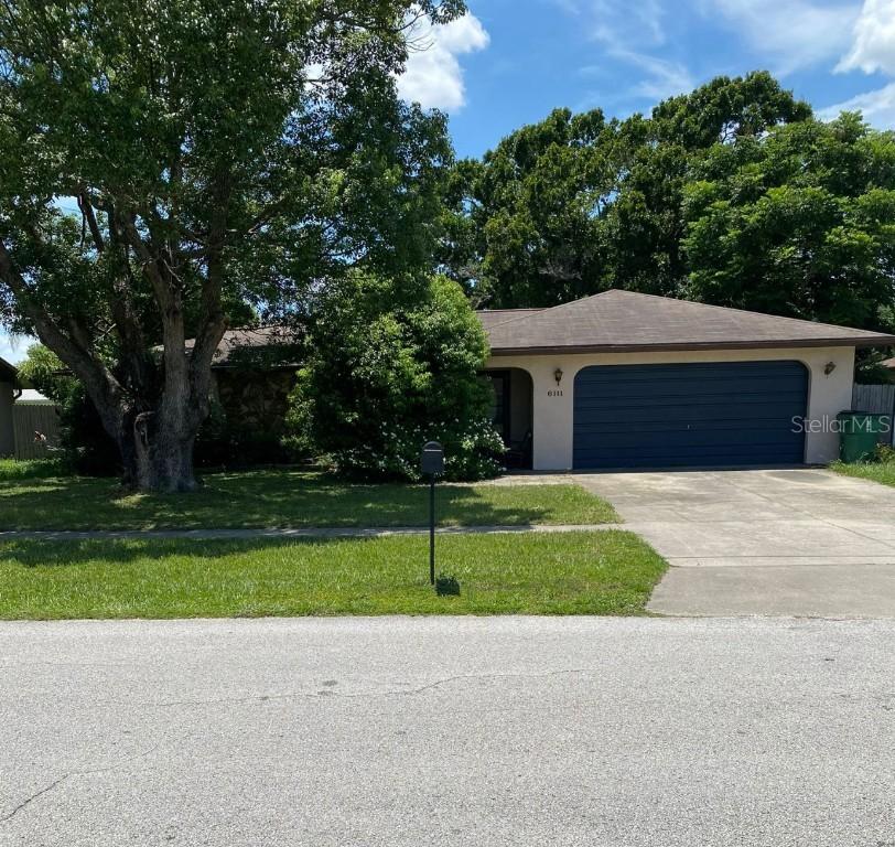 6111 18th St., Zephyrhills, FL 33542