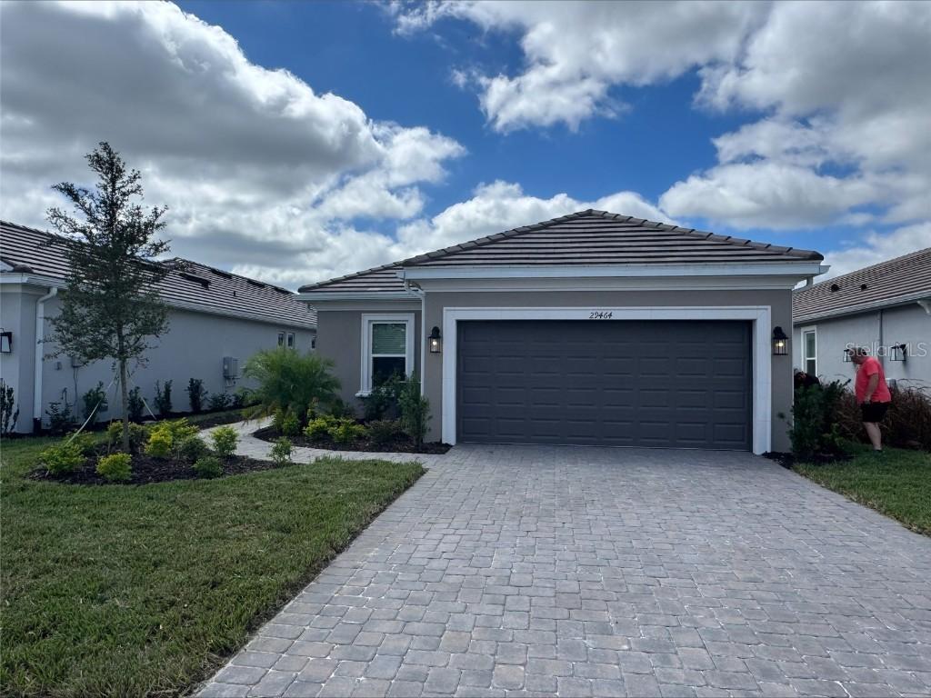 29464 Velletri Ln., Wesley Chapel, FL 33543