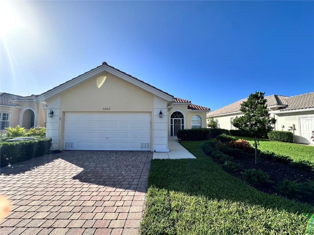 5552 Octonia Pl., Sarasota, FL 34238