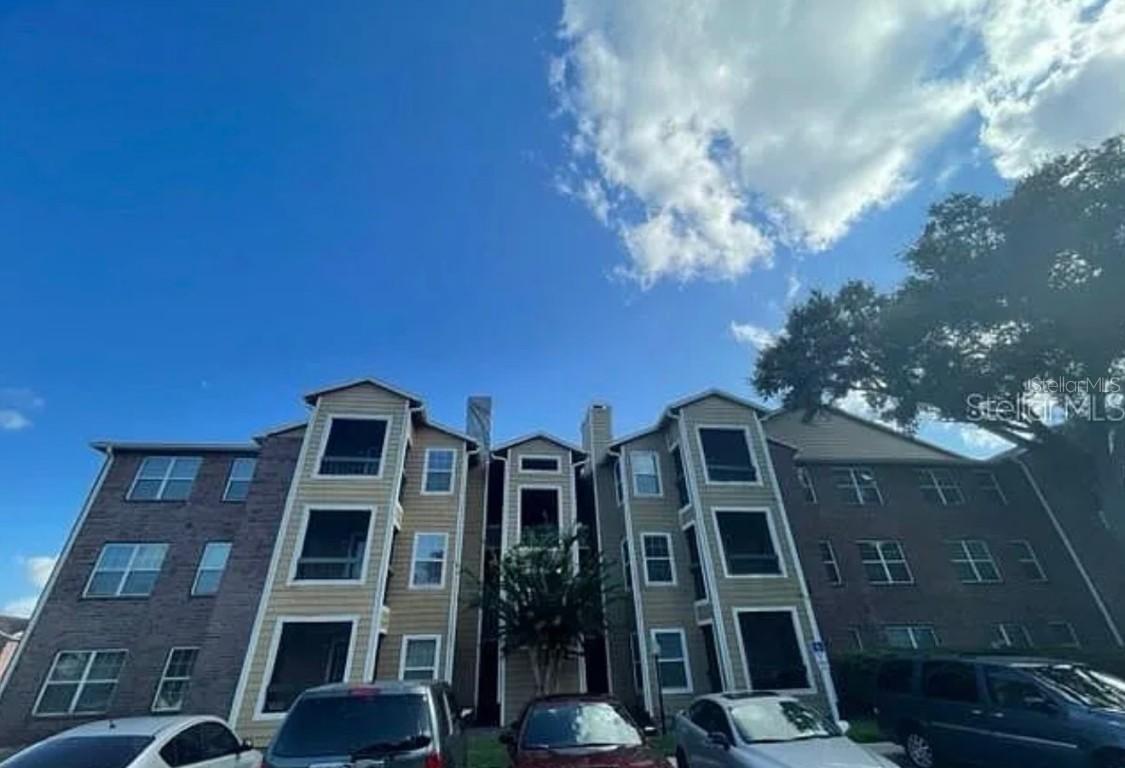 4225 Thornbriar Ln. #303, Orlando, FL 32822