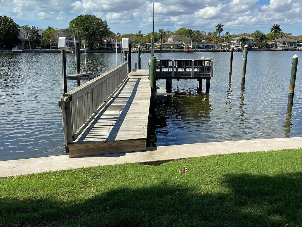 1118 Monterey Blvd., St Petersburg, FL 33704