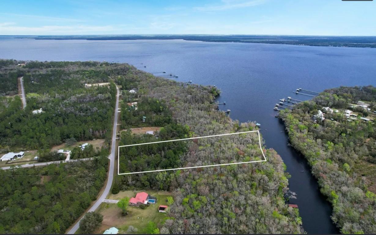 156 Pioneer Tr., Green Cove Springs, FL 32043