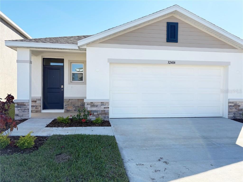 32484 Weathered Oak Dr., Wesley Chapel, FL 33543