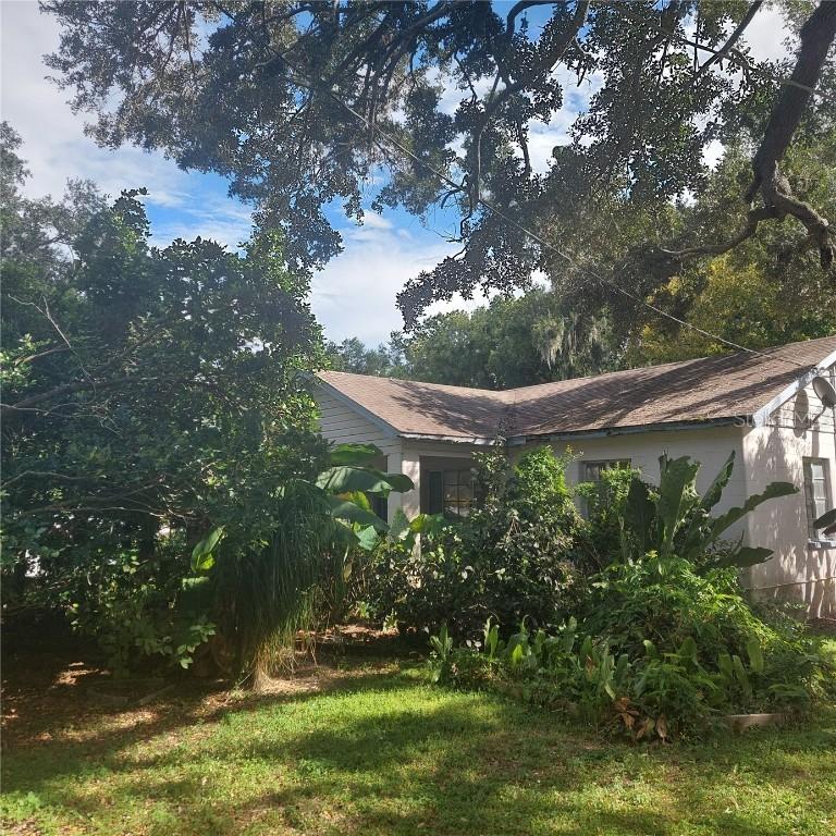 1915 Powhatan Ave., Tampa, FL 33610