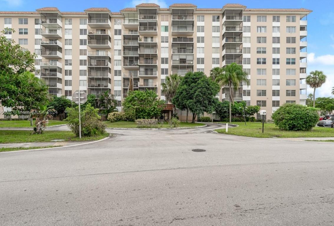 4174 Inverrary Dr. #202, Lauderhill, FL 33319