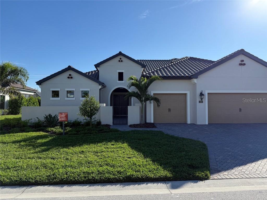 304 Bocelli Dr., Nokomis, FL 34275