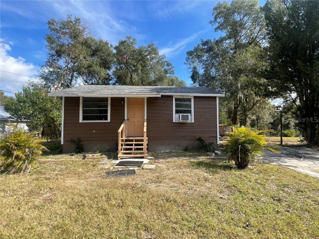 5059 Ives Ave., De Leon Springs, FL 32130
