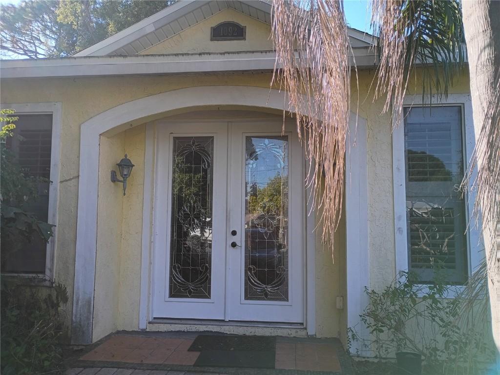 1092 N Florida Ave., Tarpon Springs, FL 34689