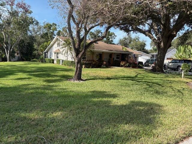 911 Tangled Oaks Dr., Sarasota, FL 34232