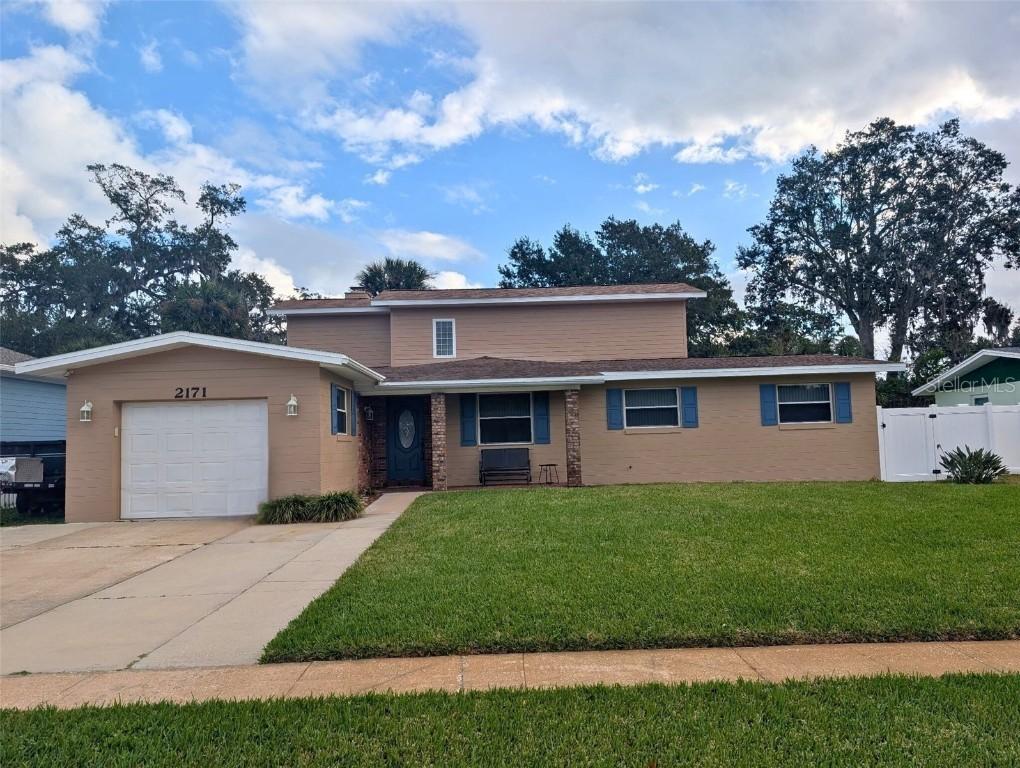 2171 Sherwood Dr., South Daytona, FL 32119