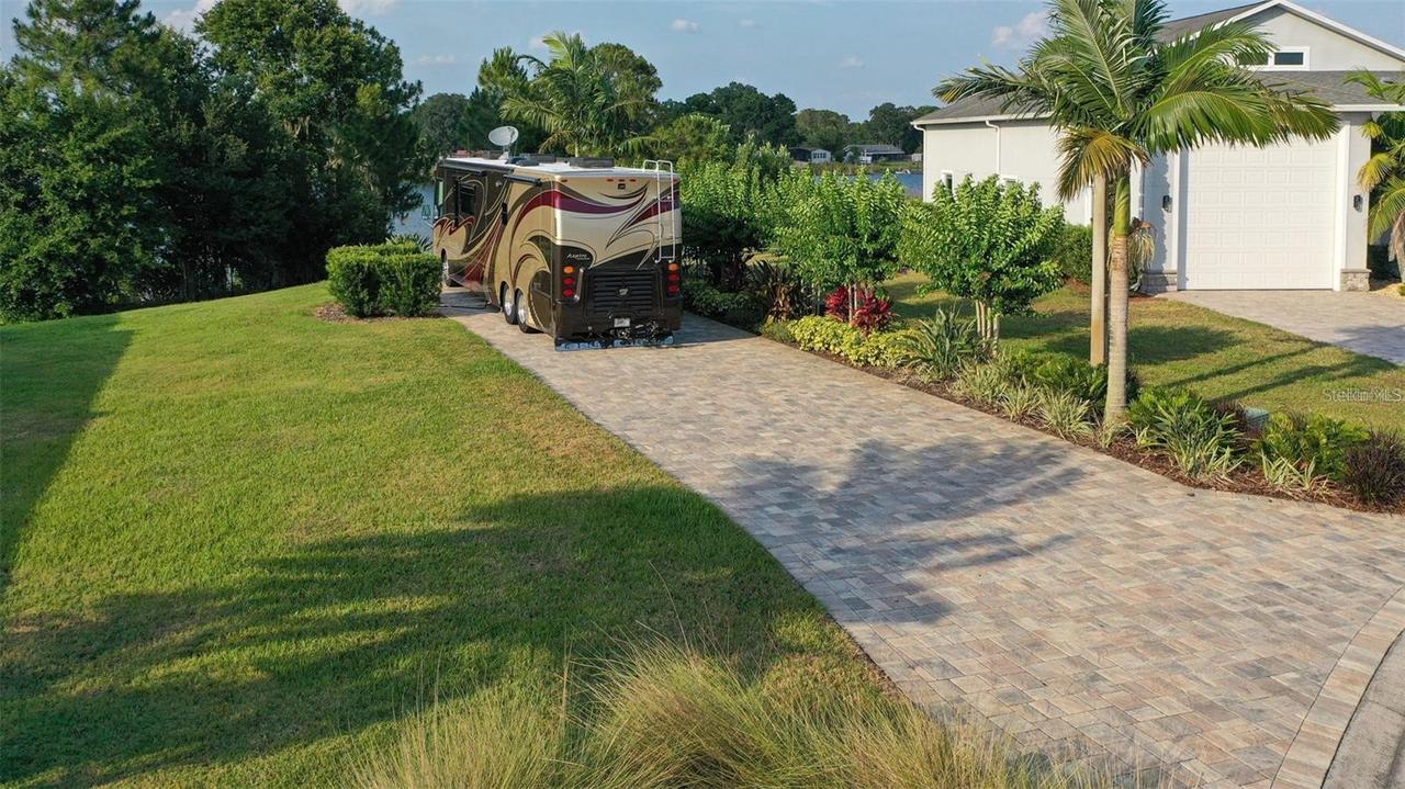 706 Meandering Way, Polk City, FL 33868