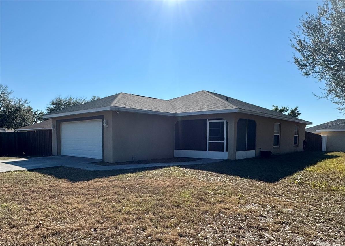 9409 29th Ave., Palmetto, FL 34221