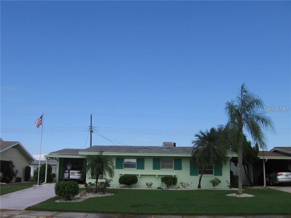 1527 Chevy Chase Dr., Sun City Center, FL 33573