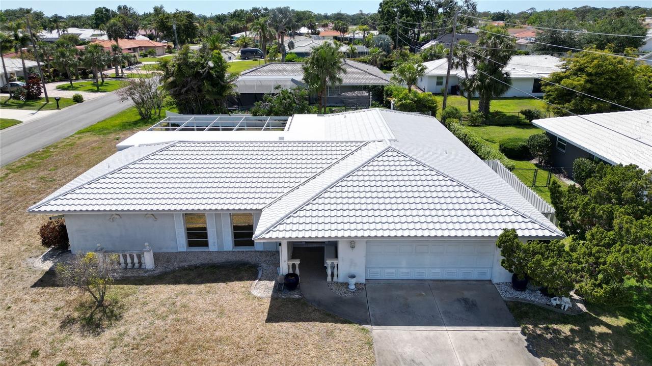 461 Duchamp Dr., Nokomis, FL 34275