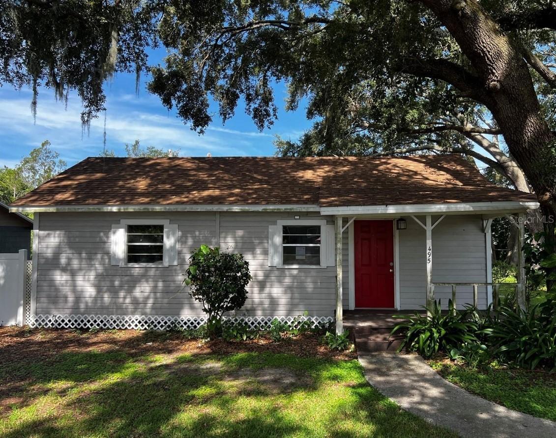 495 Fern Ave., Tavares, FL 32778