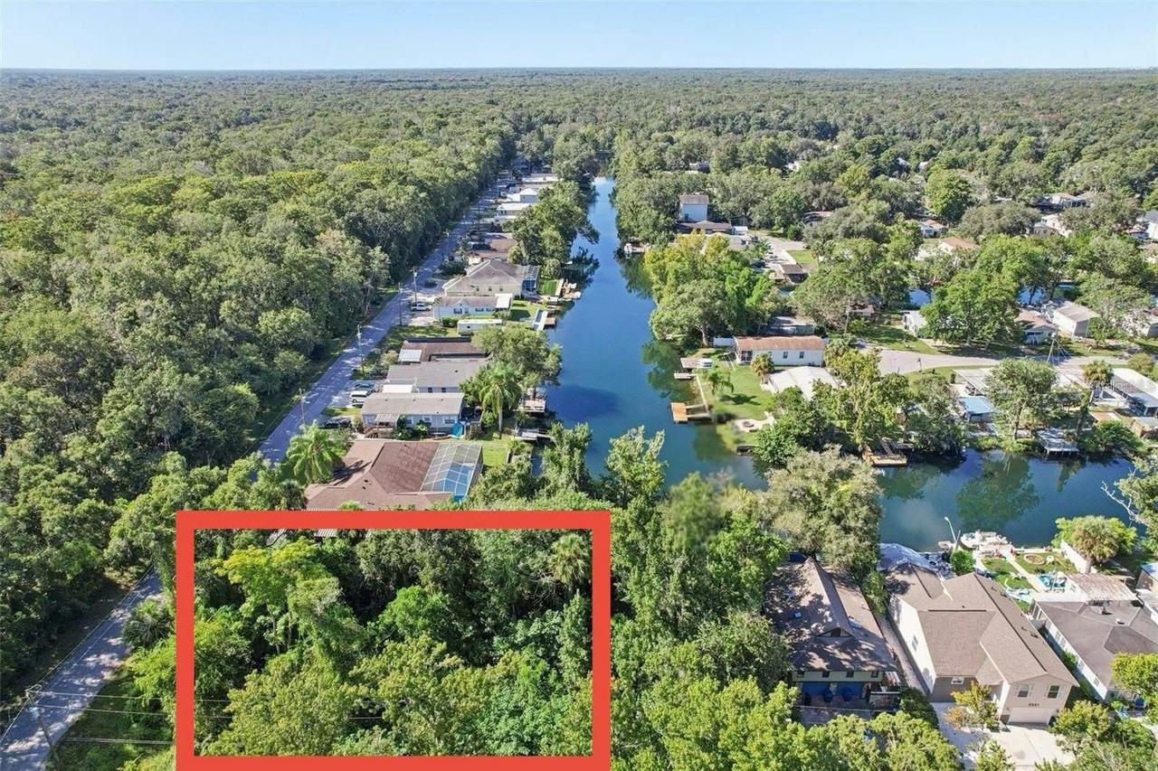 6945 E Richard Dr., Weeki Wachee, FL 34607