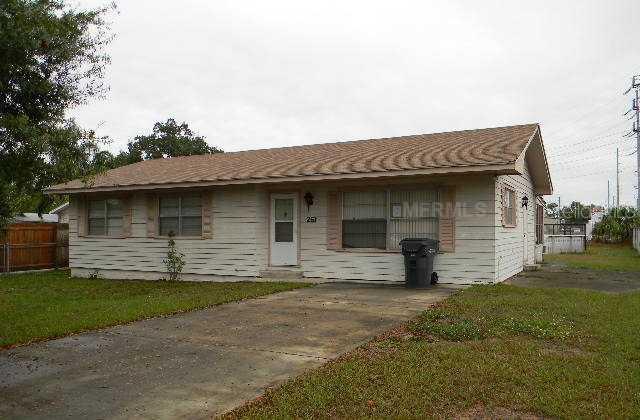 261 Cherry Laurel Ln., Winter Haven, FL 33880