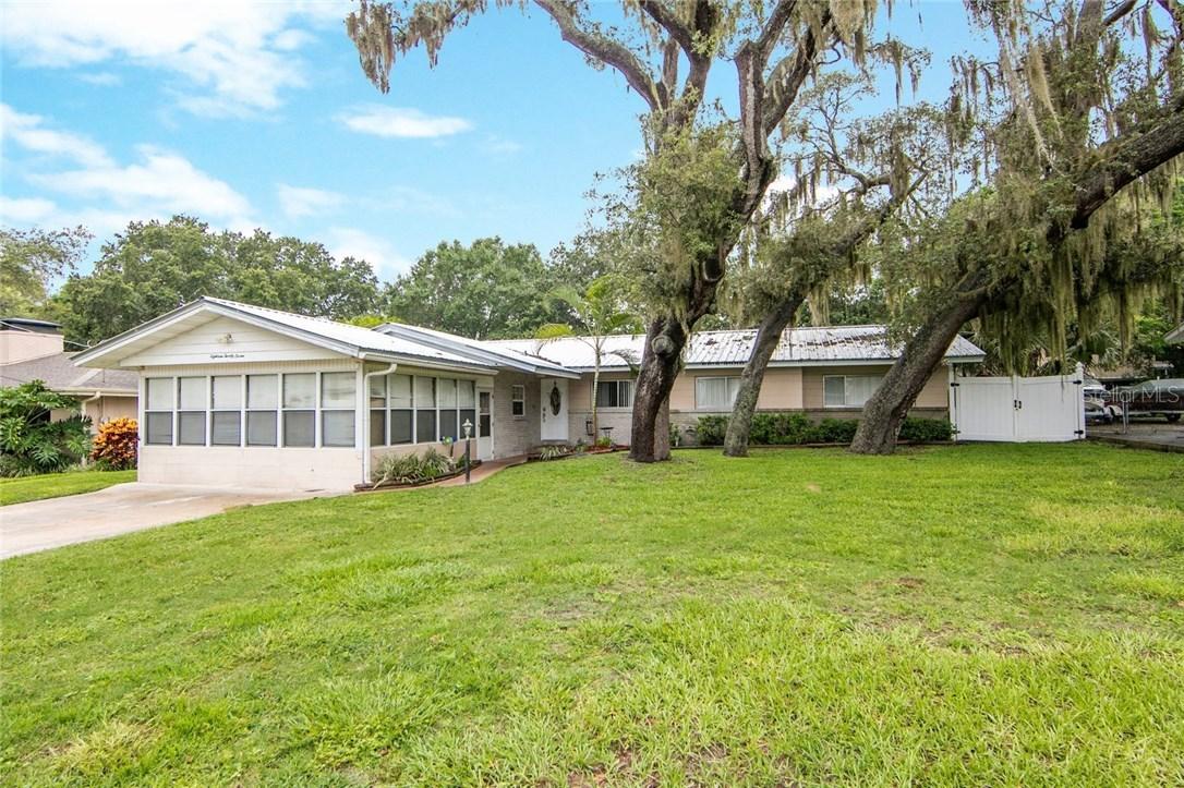 1827 3rd Ct., Winter Haven, FL 33880