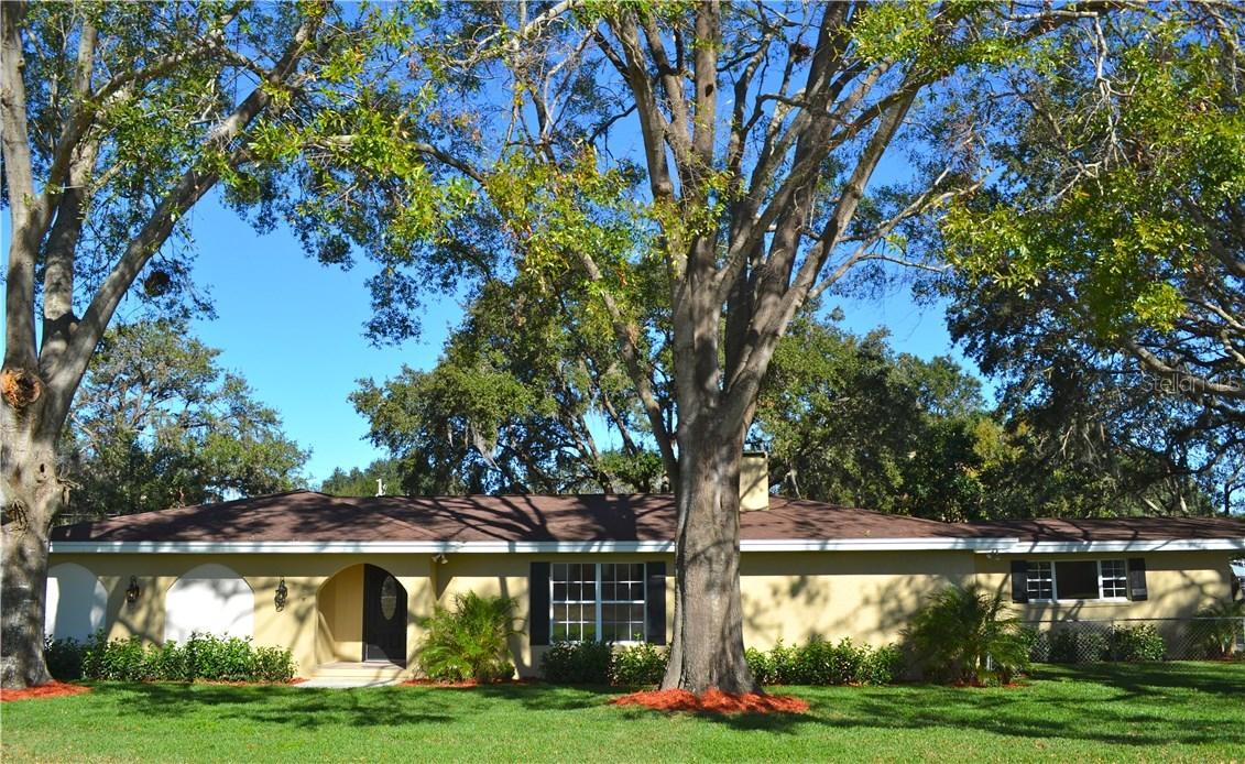 10 W Lake Hamilton Cir., Winter Haven, FL 33881