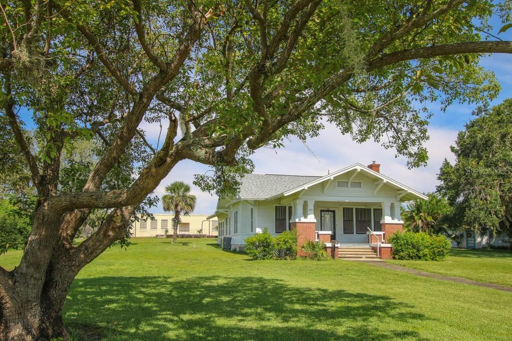 239 N Lakeshore Blvd., Lake Wales, FL 33853