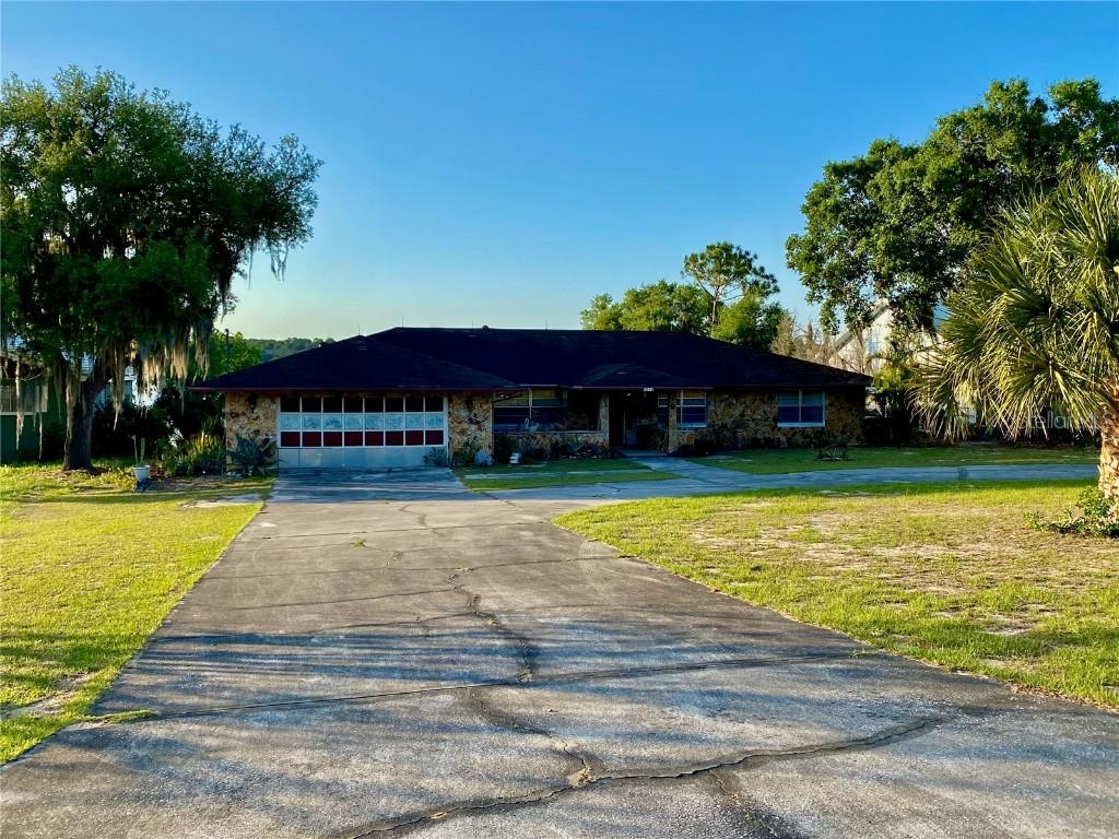 1045 Sunset Dr., Lake Wales, FL 33853