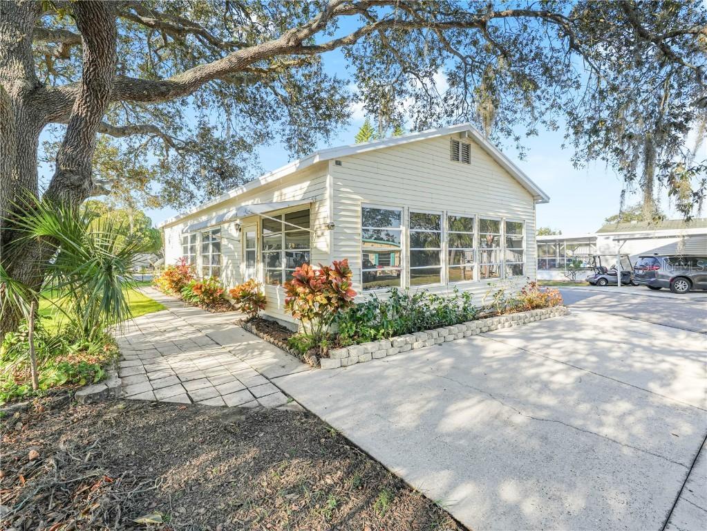 27 Saddlebag Tr., Lake Wales, FL 33898