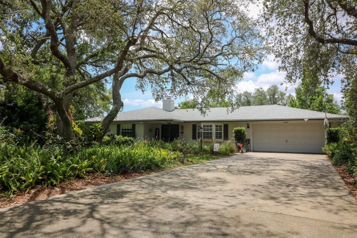 882 Redwood Way, Lake Wales, FL 33898
