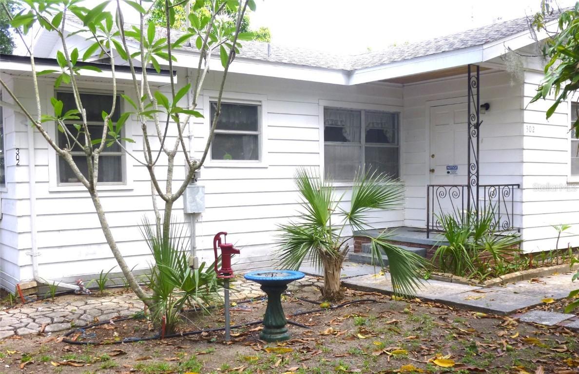 302 S Palm Ave., Frostproof, FL 33843
