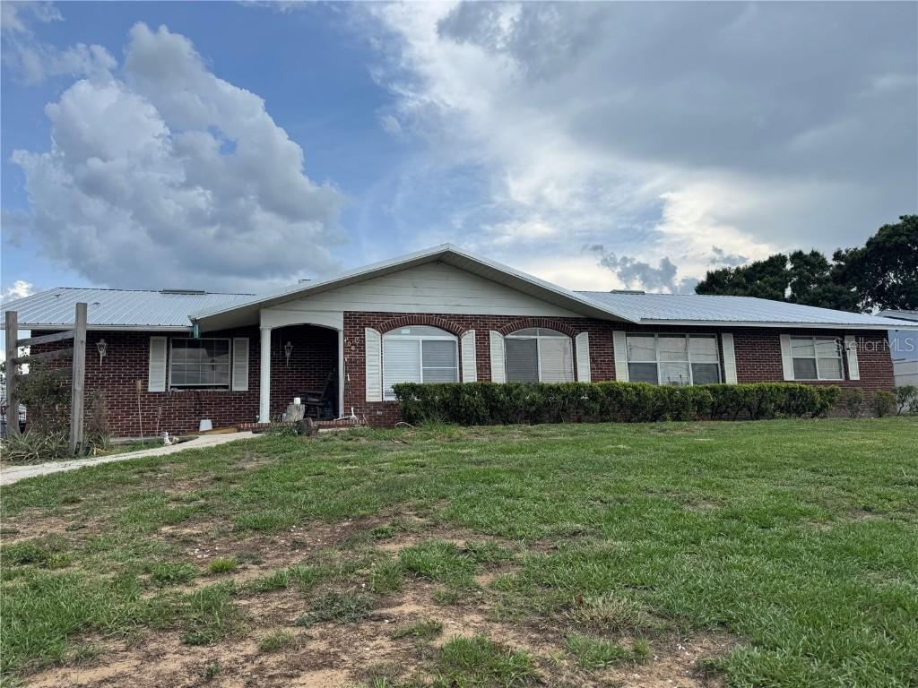 400 W 4th Ct., Frostproof, FL 33843