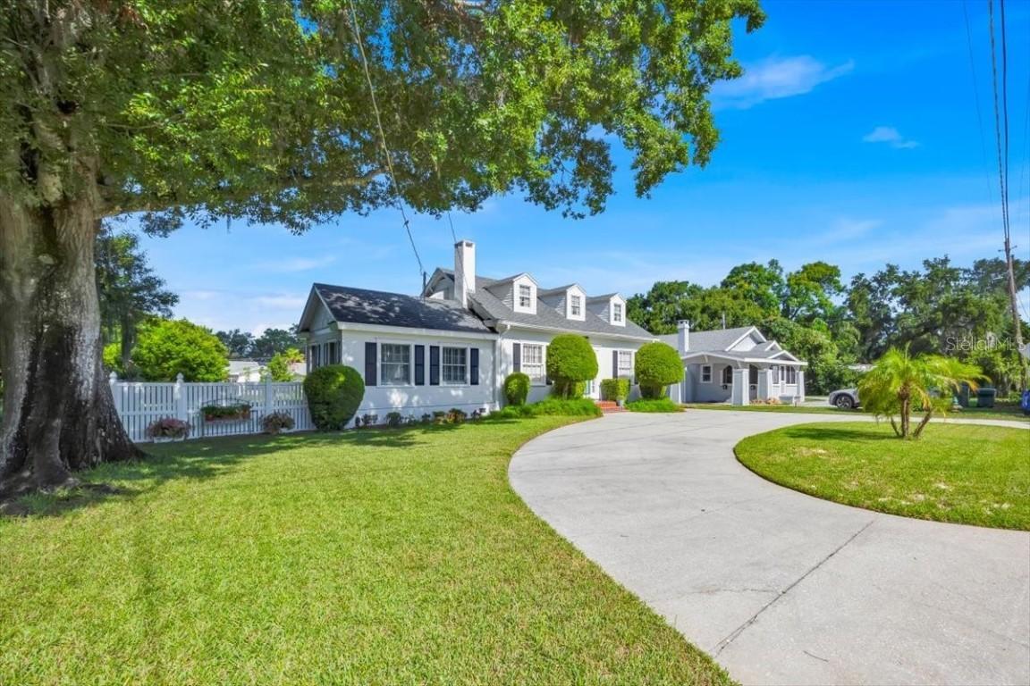 945 7th St., Winter Haven, FL 33881