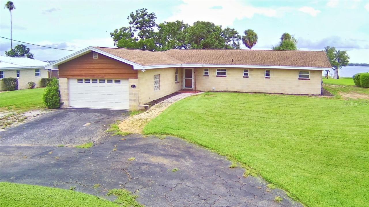 823 N Lake Reedy Blvd., Frostproof, FL 33843