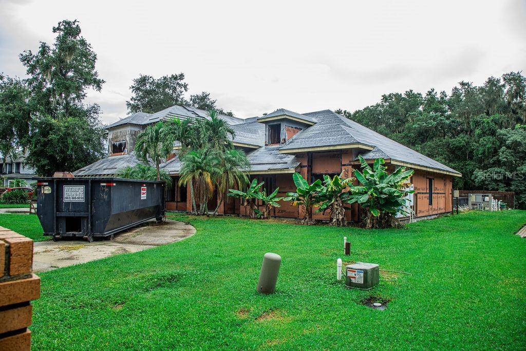 11 Bridgewater Dr., Winter Haven, FL 33884