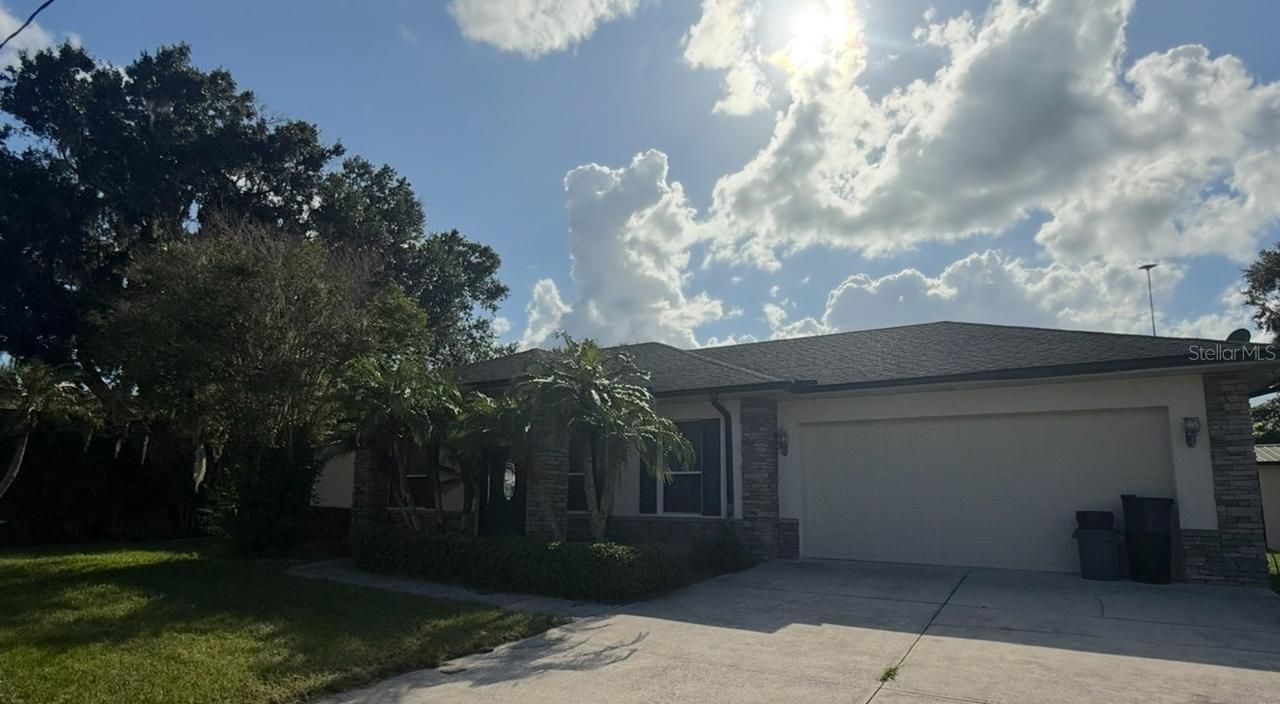 155 Lakeview Dr., Haines City, FL 33844