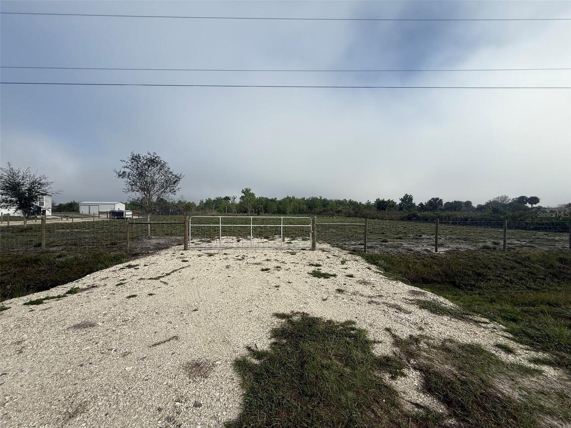 18935 NW 268th St., Okeechobee, FL 34972