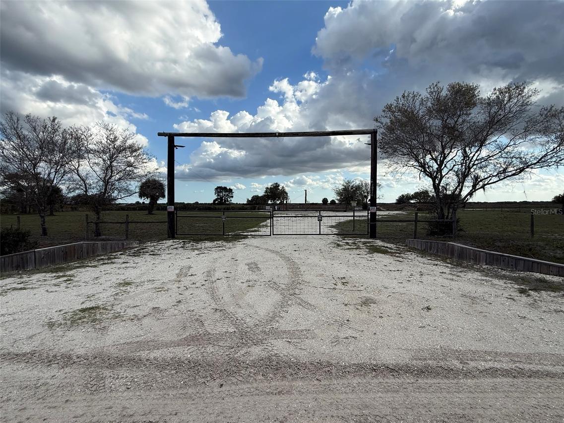 20216 NW 242nd St., Okeechobee, FL 34972