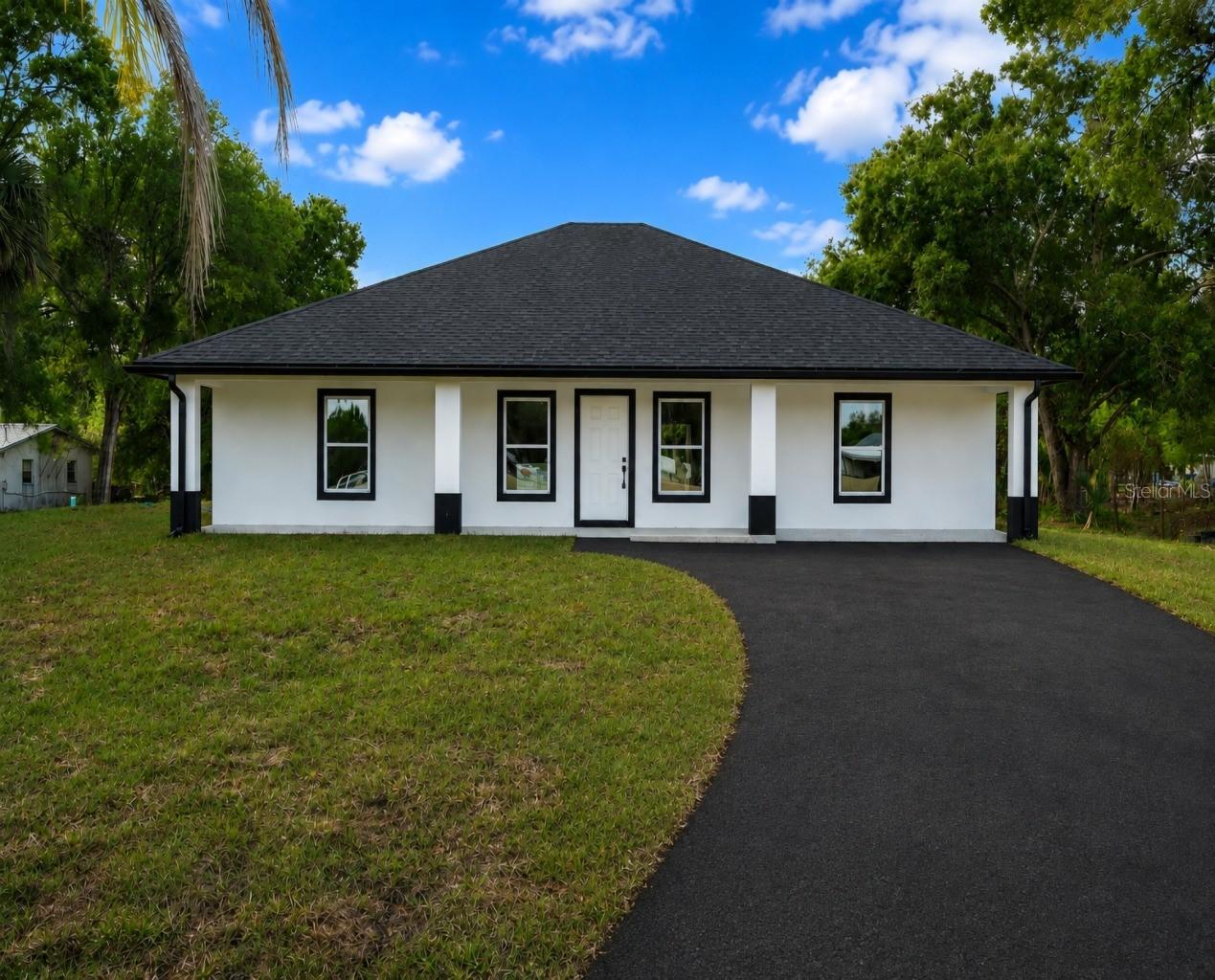 21483 NW 262nd St., Okeechobee, FL 34972