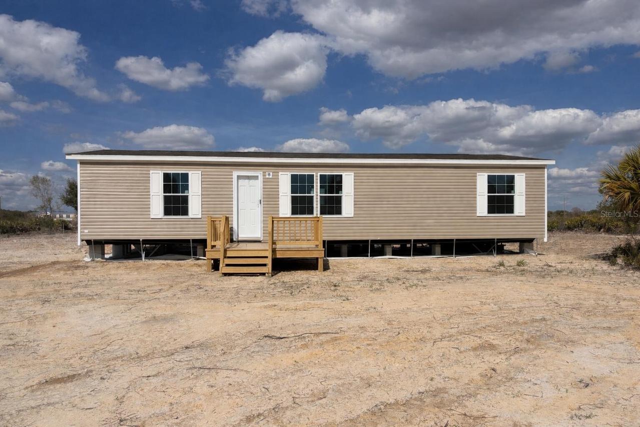 19033 NW 262nd St., Okeechobee, FL 34972